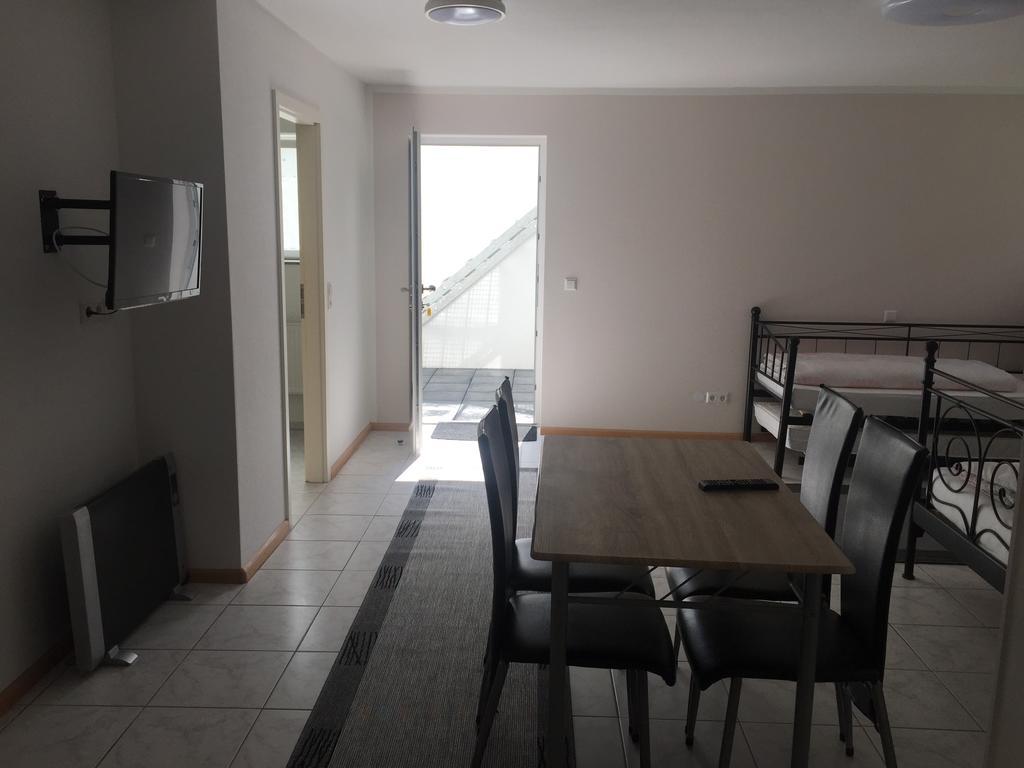 A & J Ferienwohnung Hirsch Rust Extérieur photo